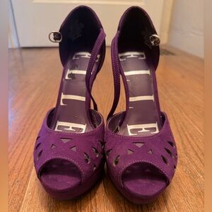 Gorgeous purple open toe pumps by ELLE. Great condition. Size 8.